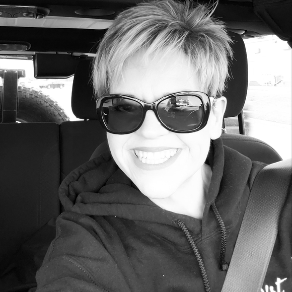 Meet your Posher, Kelli - Picture 2 of 5